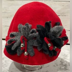 Raffaello Bettini Women’s Red Black & Gray 100% Wool Cloche Hat Made in Italy
